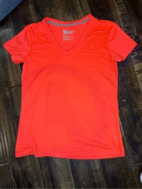 Nike Dri-FIT Womens Medium V-Neck Short Sleeve Athletic T-Shirt Heather Coral